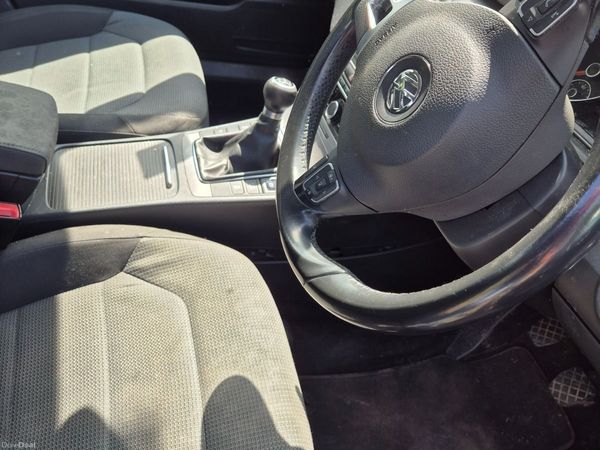 Volkswagen Passat Saloon, Diesel, 2012, Grey