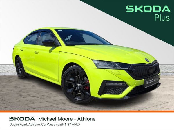 Skoda Octavia Saloon, Diesel, 2024, Green
