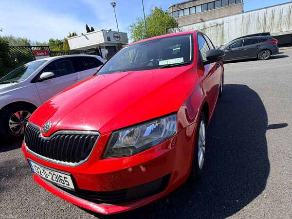 Skoda Octavia Hatchback, Petrol, 2013, Red