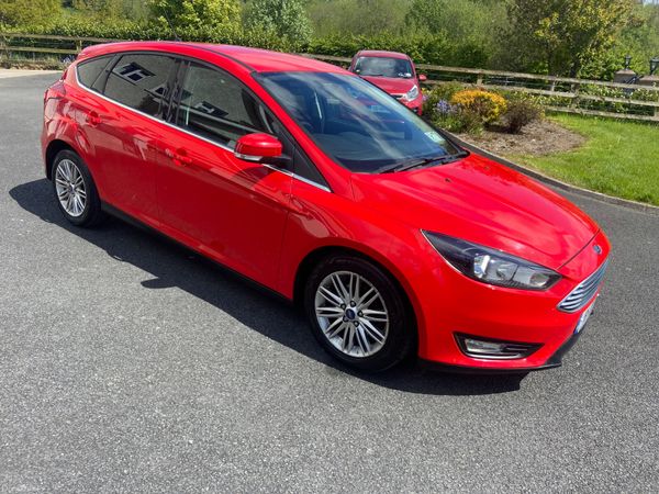 Ford Focus Hatchback, Petrol, 2018, Red
