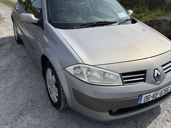 Renault Megane Hatchback, Petrol, 2006, Silver