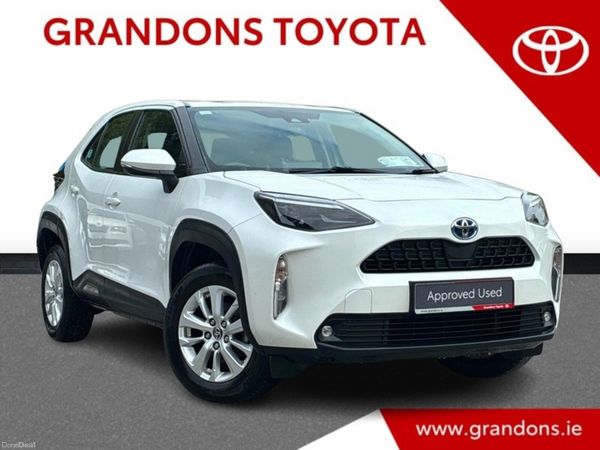 Toyota Yaris Cross Hatchback, Petrol Hybrid, 2022, White