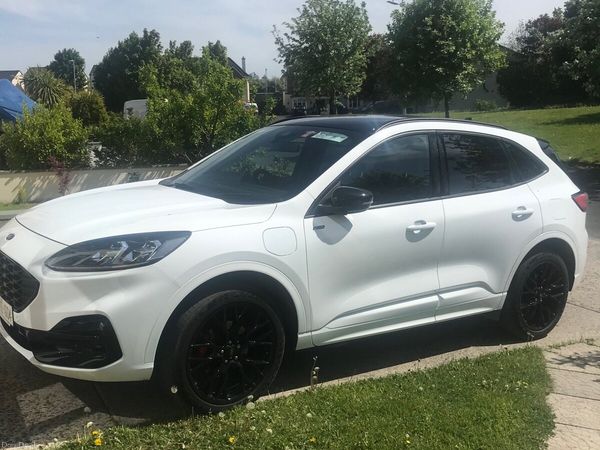 Ford Kuga SUV, Petrol Plug-in Hybrid, 2023, White