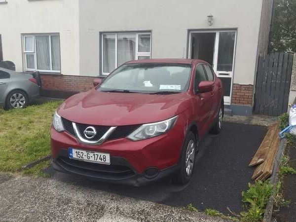 Nissan Qashqai Hatchback, Diesel, 2015, Red