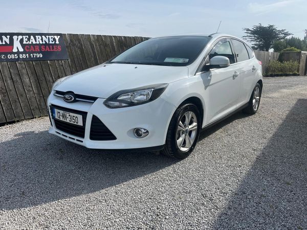Ford Focus Hatchback, Petrol, 2012, White