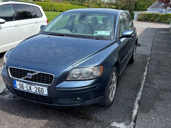 Volvo S40 Saloon, Petrol, 2006, Blue