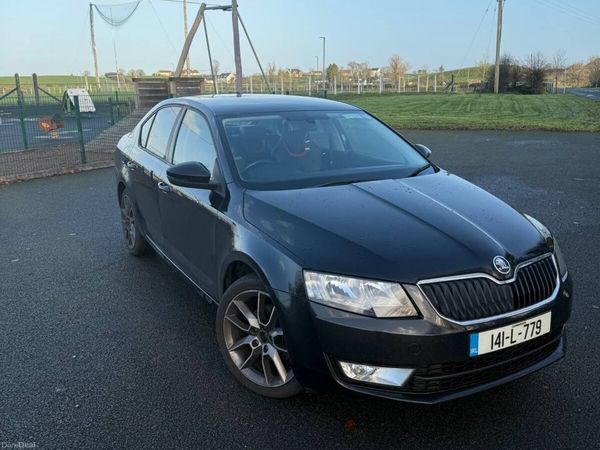 Skoda Octavia Saloon, Diesel, 2014, Black