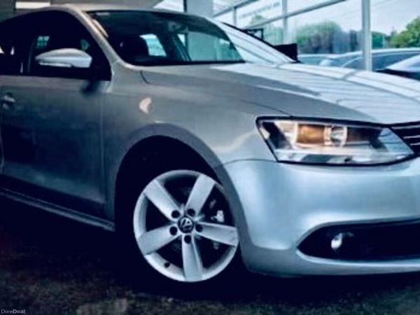 Volkswagen Jetta Saloon, Diesel, 2013, Silver