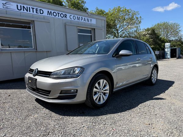 Volkswagen Golf Hatchback, Petrol, 2016, Gold