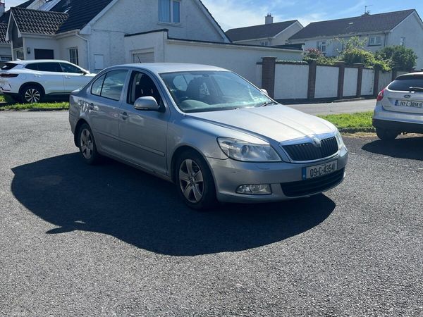 Skoda Octavia Hatchback, Diesel, 2009, Blue