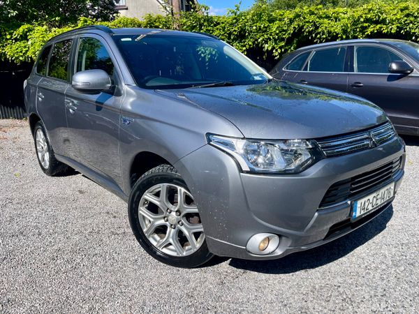 Mitsubishi Outlander SUV, Petrol Plug-in Hybrid, 2014, Grey