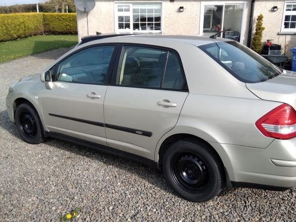Nissan Tiida Saloon, Diesel, 2011, Silver