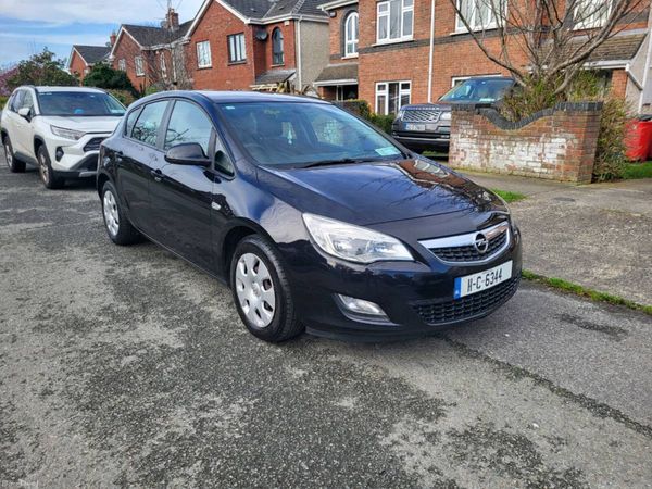 Opel Astra Hatchback, Diesel, 2011, Black