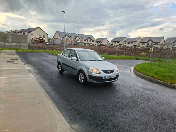 Kia Rio Saloon, Petrol, 2007, Silver