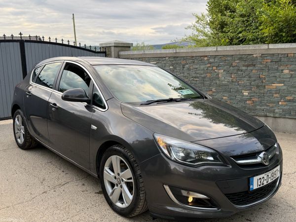 Vauxhall Astra Hatchback, Diesel, 2013, Grey