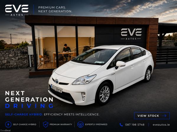 Toyota Prius Hatchback, Petrol Hybrid, 2015, White