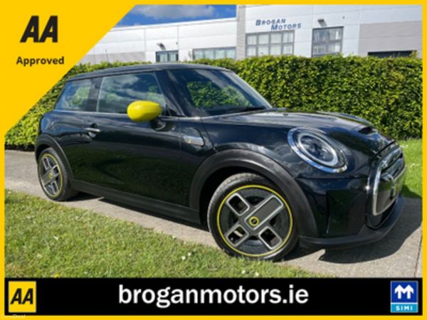 Mini Electric Hatchback, Electric, 2022, Black