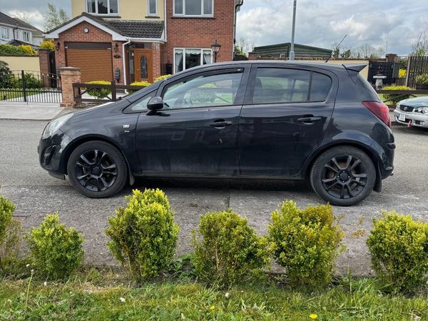 Vauxhall Corsa Hatchback, Petrol, 2013, Black