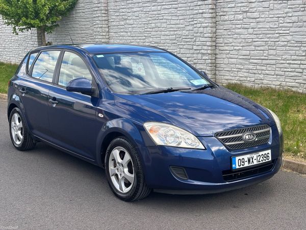 Kia Ceed Hatchback, Diesel, 2009, Blue