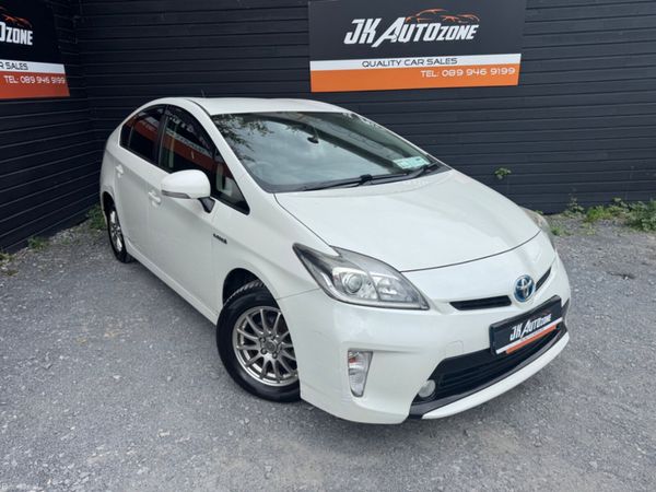 Toyota Prius Hatchback, Petrol Hybrid, 2014, White