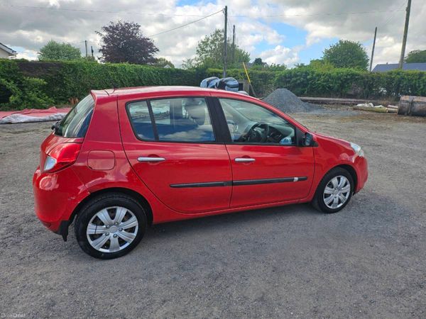 Renault Clio Hatchback, Ethanol Petrol, 2010, Red