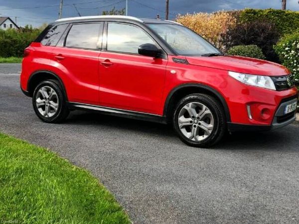 Suzuki Vitara SUV, Petrol, 2018, Red
