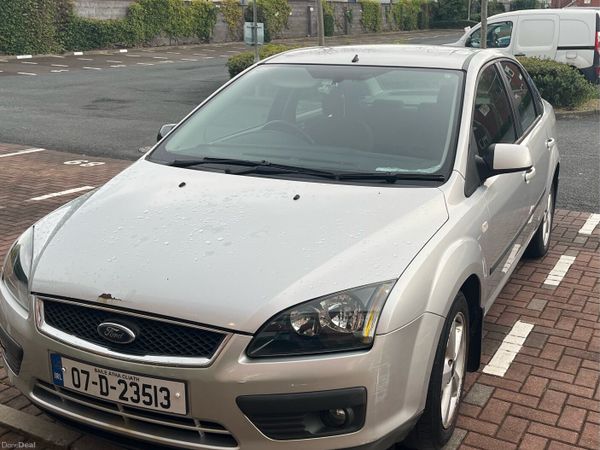 Ford Focus Saloon, Petrol, 2007, Silver