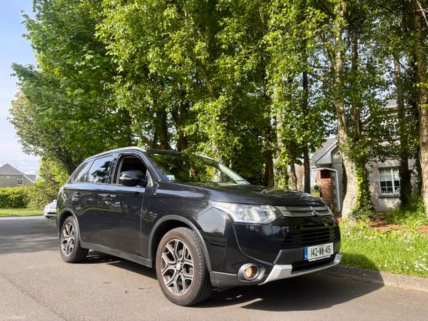 Mitsubishi Outlander SUV, Diesel, 2014, Black