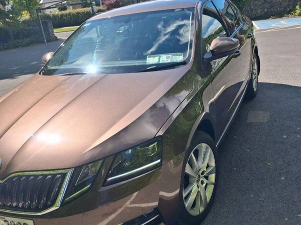 Skoda Octavia Hatchback, Diesel, 2019, Brown