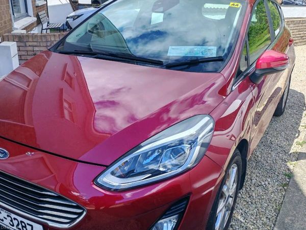 Ford Fiesta Hatchback, Petrol, 2018, Red