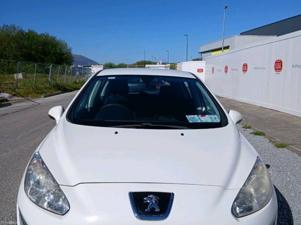 Peugeot 308 MPV, Diesel, 2013, White