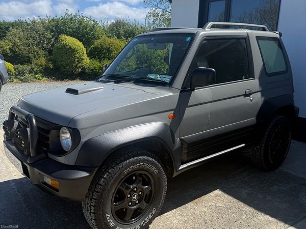 Mitsubishi Pajero SUV, Petrol, 1996, Black