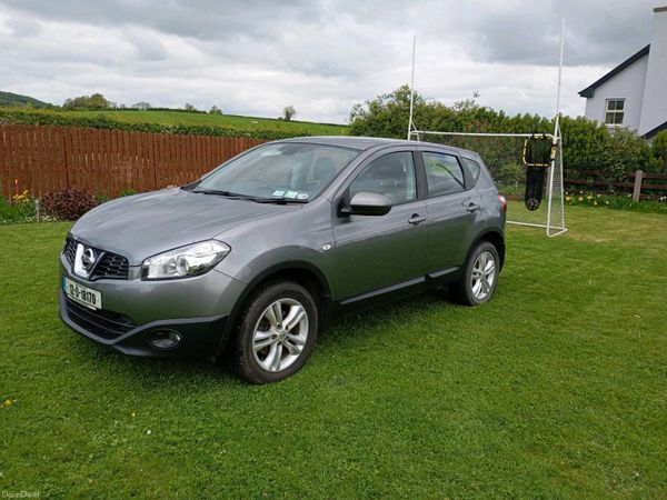 Nissan Qashqai Hatchback, Diesel, 2012, Grey