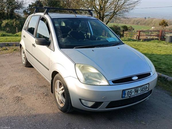 Ford Fiesta Hatchback, Petrol, 2005, Silver