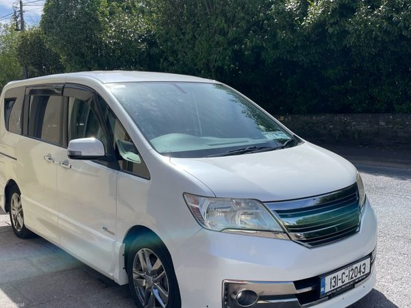 Nissan Serena MPV, Petrol Hybrid, 2013, White