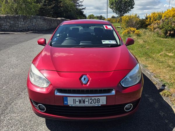 Renault Fluence Saloon, Diesel, 2011, Red