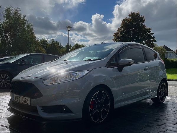 Ford Fiesta Hatchback, Petrol, 2017, Grey