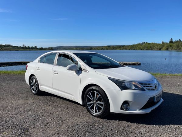 Toyota Avensis Saloon, Diesel, 2015, White