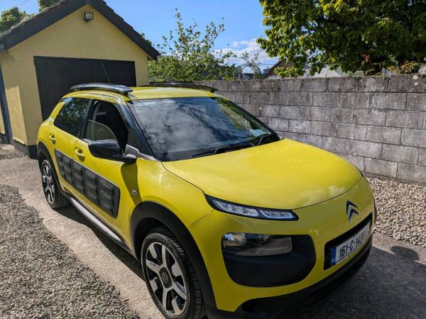 Citroen C4 Hatchback, Petrol, 2016, Yellow