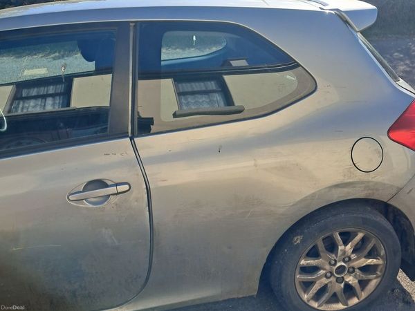 Toyota Auris Hatchback, Diesel, 2009, Silver