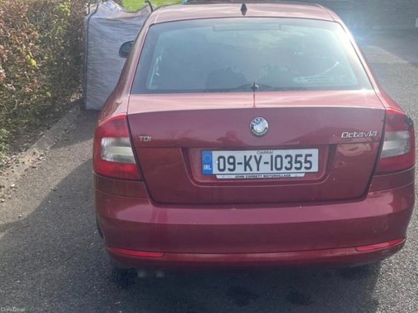 Skoda Octavia Hatchback, Diesel, 2009, Red