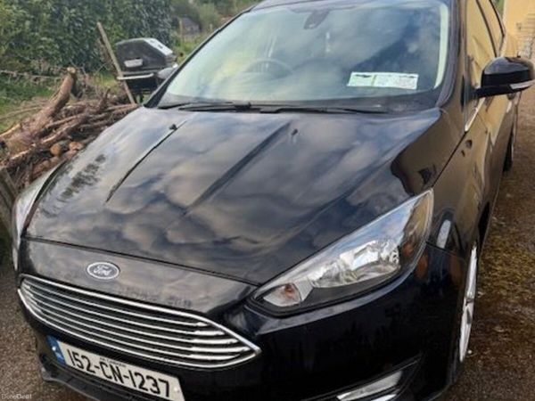 Ford Focus Hatchback, Petrol, 2015, Black