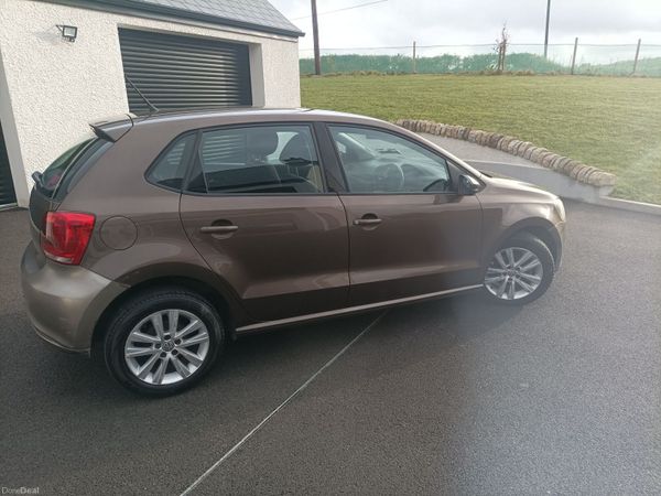 Volkswagen Polo Hatchback, Petrol, 2013, Brown
