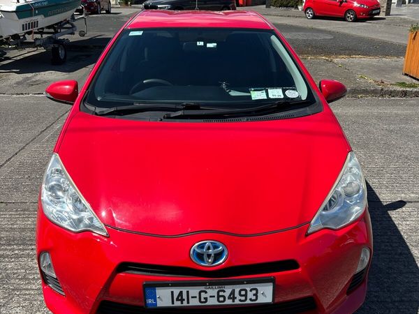 Toyota Aqua Hatchback, Petrol Hybrid, 2014, Red