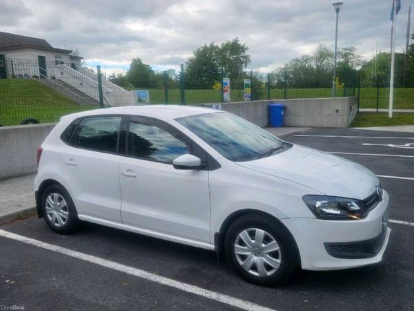 Volkswagen Polo Hatchback, Diesel, 2010, White