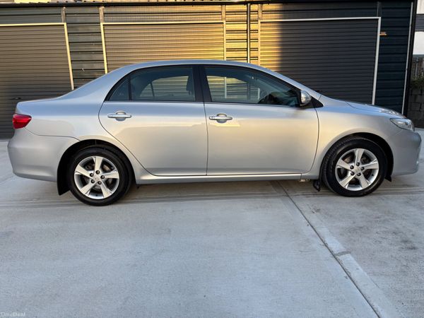 Toyota Corolla Saloon, Diesel, 2012, Silver