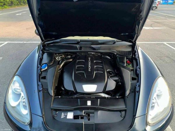 Porsche Cayenne SUV, Diesel, 2013, Blue