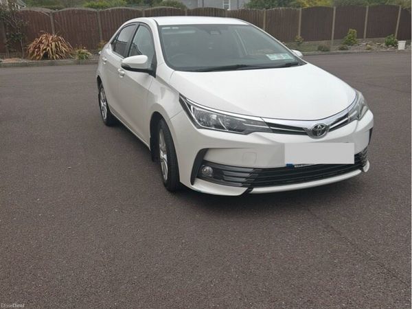 Toyota Corolla Saloon, Diesel, 2017, White