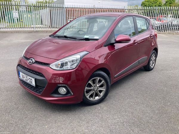 Hyundai i10 Hatchback, Petrol, 2014, Red