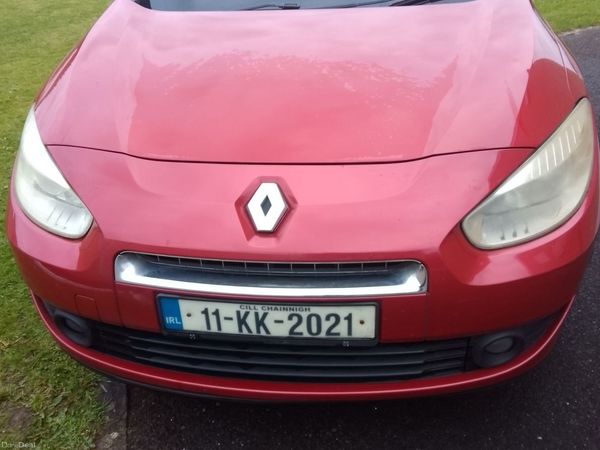Renault Fluence Saloon, Diesel, 2011, Red